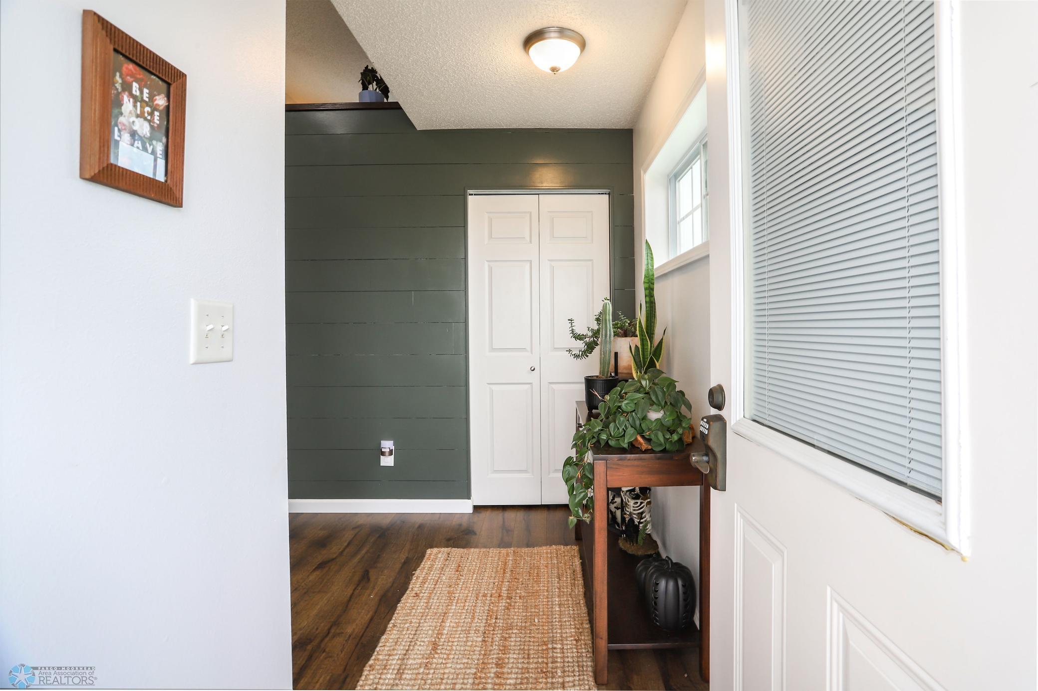 Fargo, North Dakota 58104, United States, 3 Bedrooms Bedrooms, ,2 BathroomsBathrooms,Residential,Active,208954