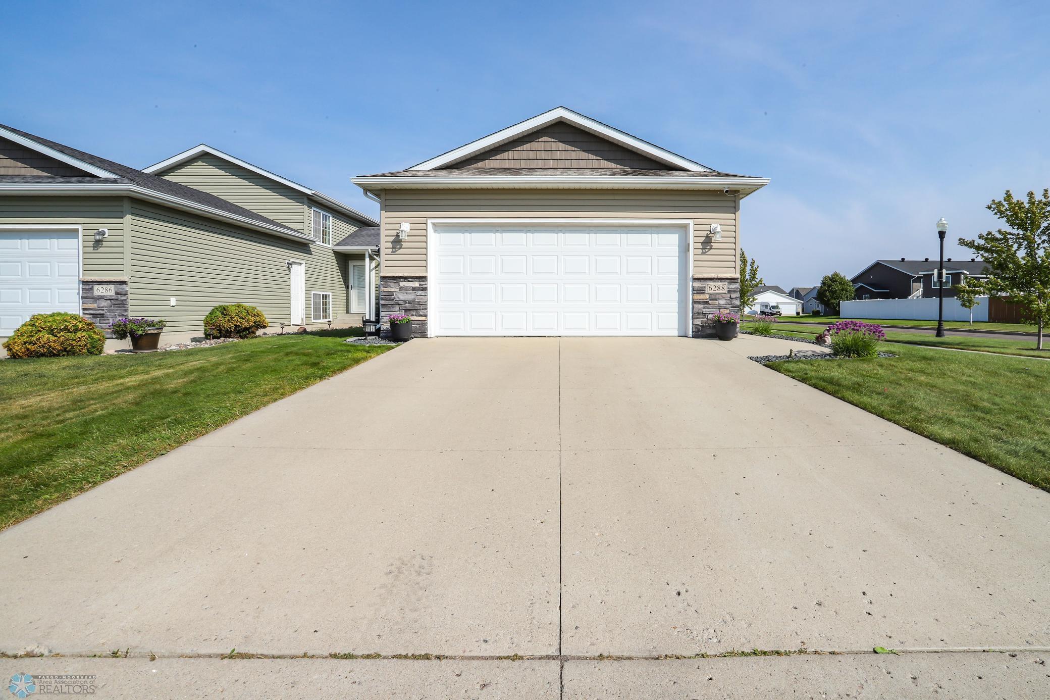 Fargo, North Dakota 58104, United States, 3 Bedrooms Bedrooms, ,2 BathroomsBathrooms,Residential,Active,208954