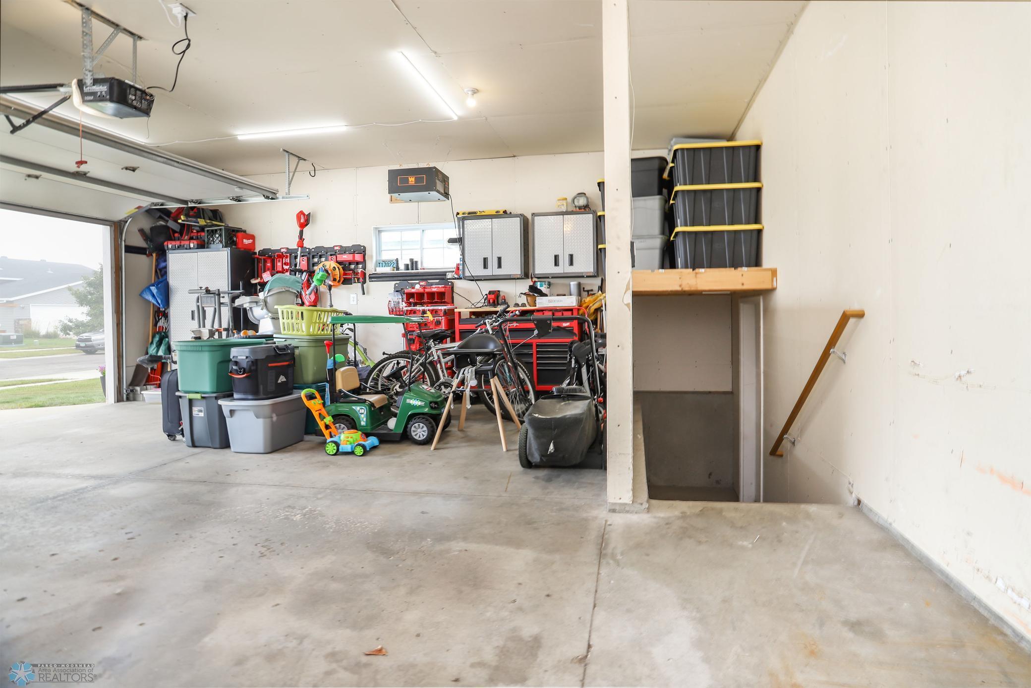 Fargo, North Dakota 58104, United States, 3 Bedrooms Bedrooms, ,2 BathroomsBathrooms,Residential,Active,208954