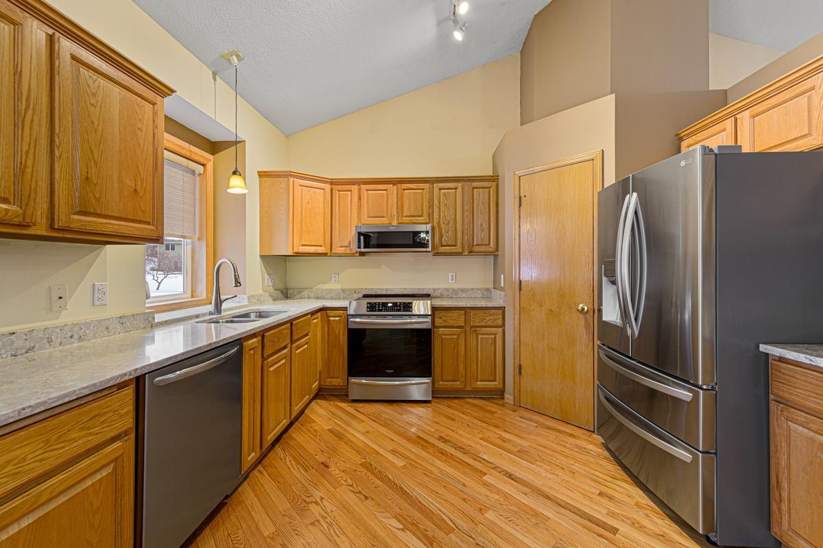 1221 Cuylle Bay, Faribault, Minnesota image 14
