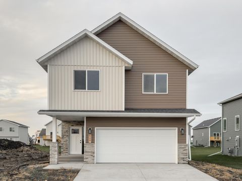 Homes For Sale - 6227 87th Avenue<br/> Cass County, Horace, ND 58047