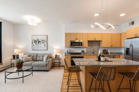 Condo For Sale - 1240 S 2nd Street<br/> Minneapolis, MN 55415