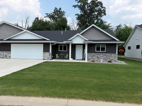Townhouse For Sale - 11731 Kings Lane<br/> Becker, MN 55308