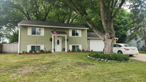 Homes For Sale - 7441 Drew Avenue<br/> Minneapolis, MN 55443