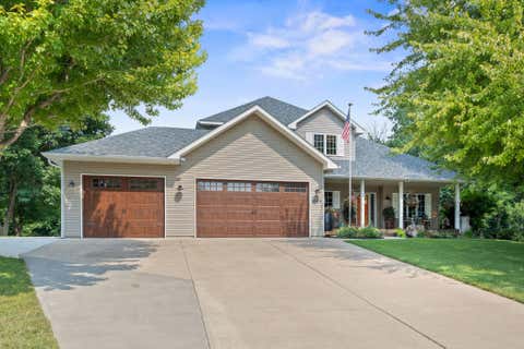 Homes For Sale - 1869 White Oak Drive<br/> Chaska, MN 55318