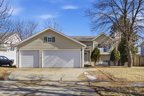 Homes For Sale - 3474 18th Street<br/> Fargo, ND 58104