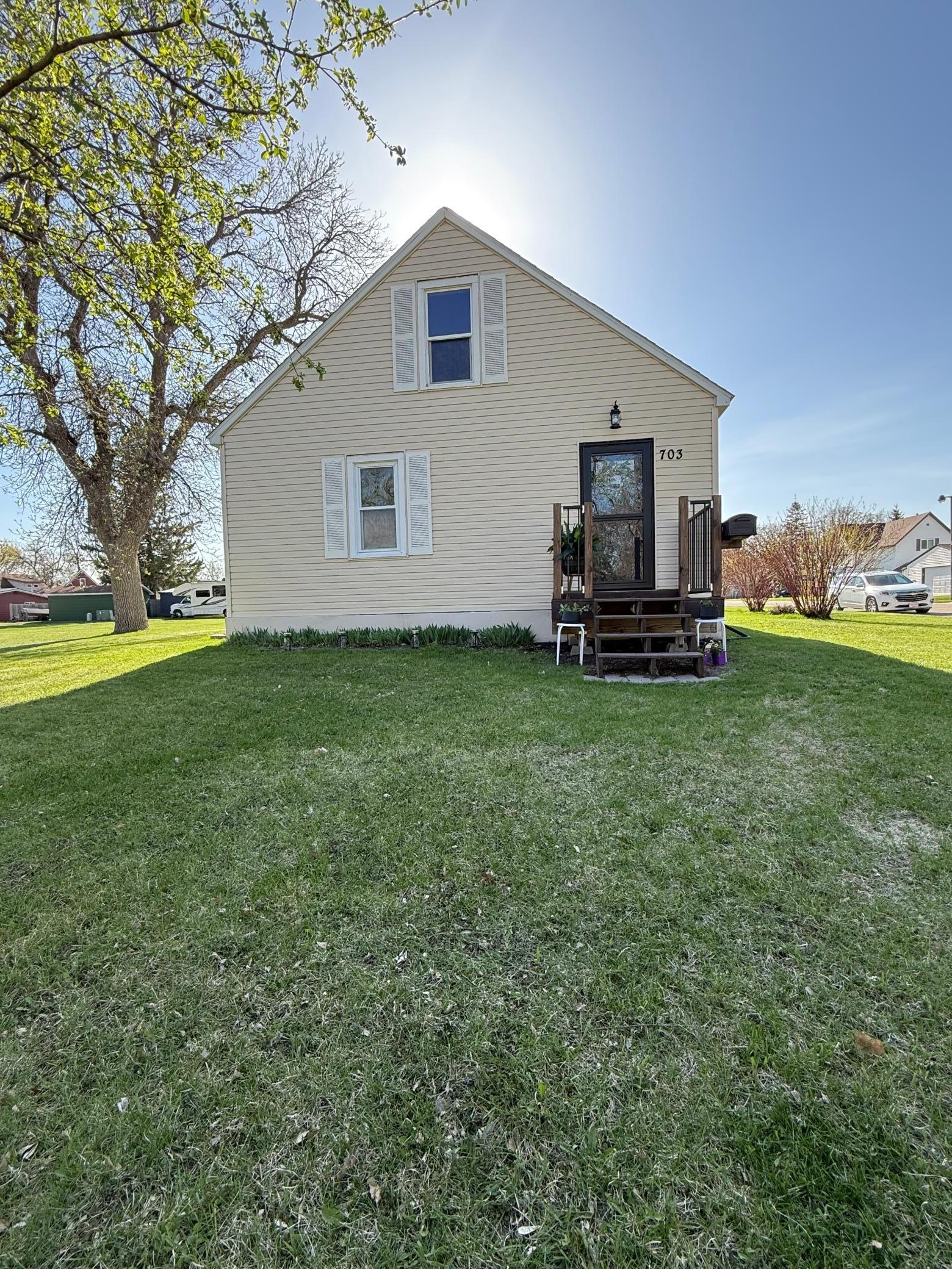703 Markley Avenue, Thief River Falls, Minnesota image 2