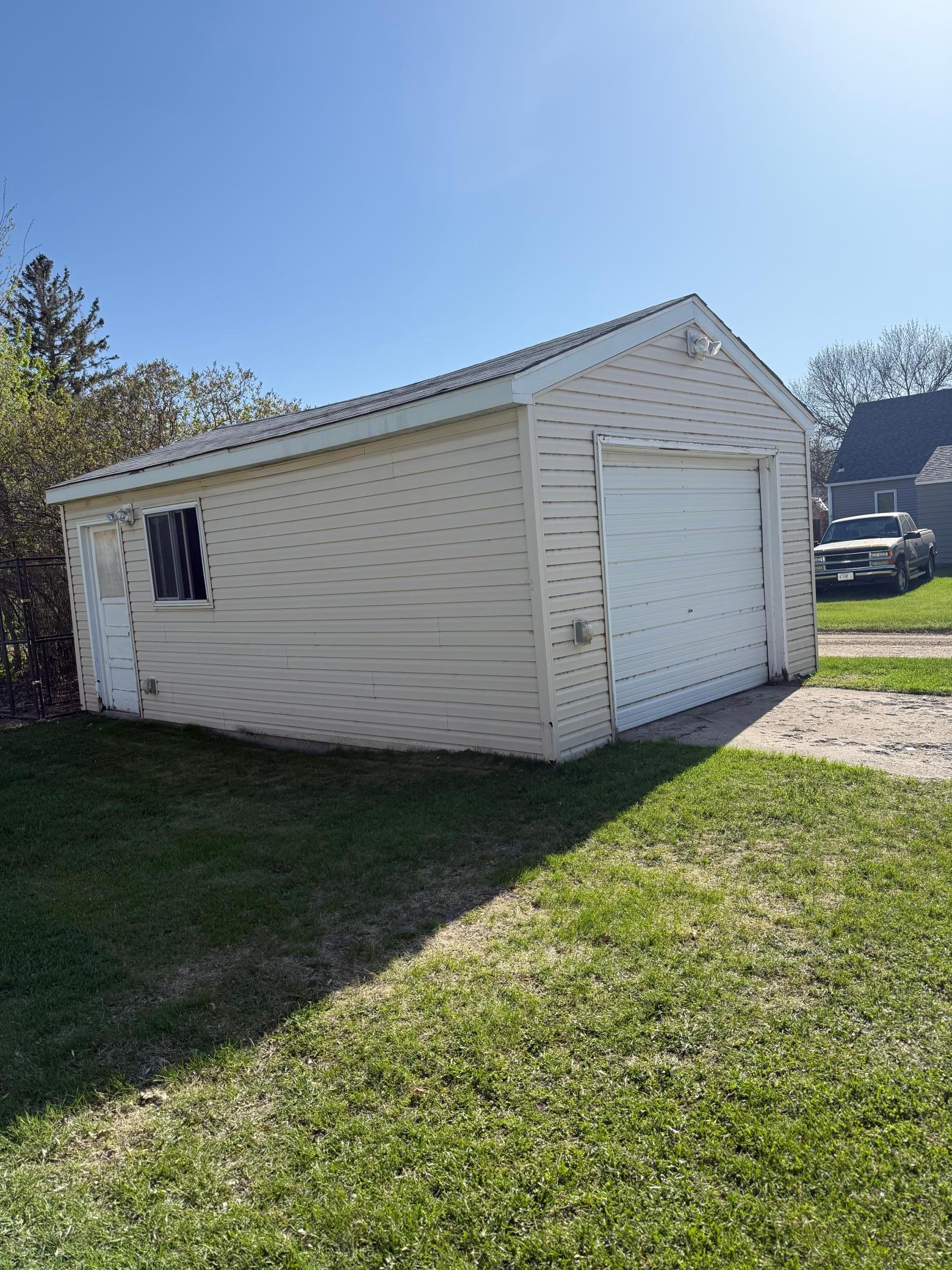 703 Markley Avenue, Thief River Falls, Minnesota image 7