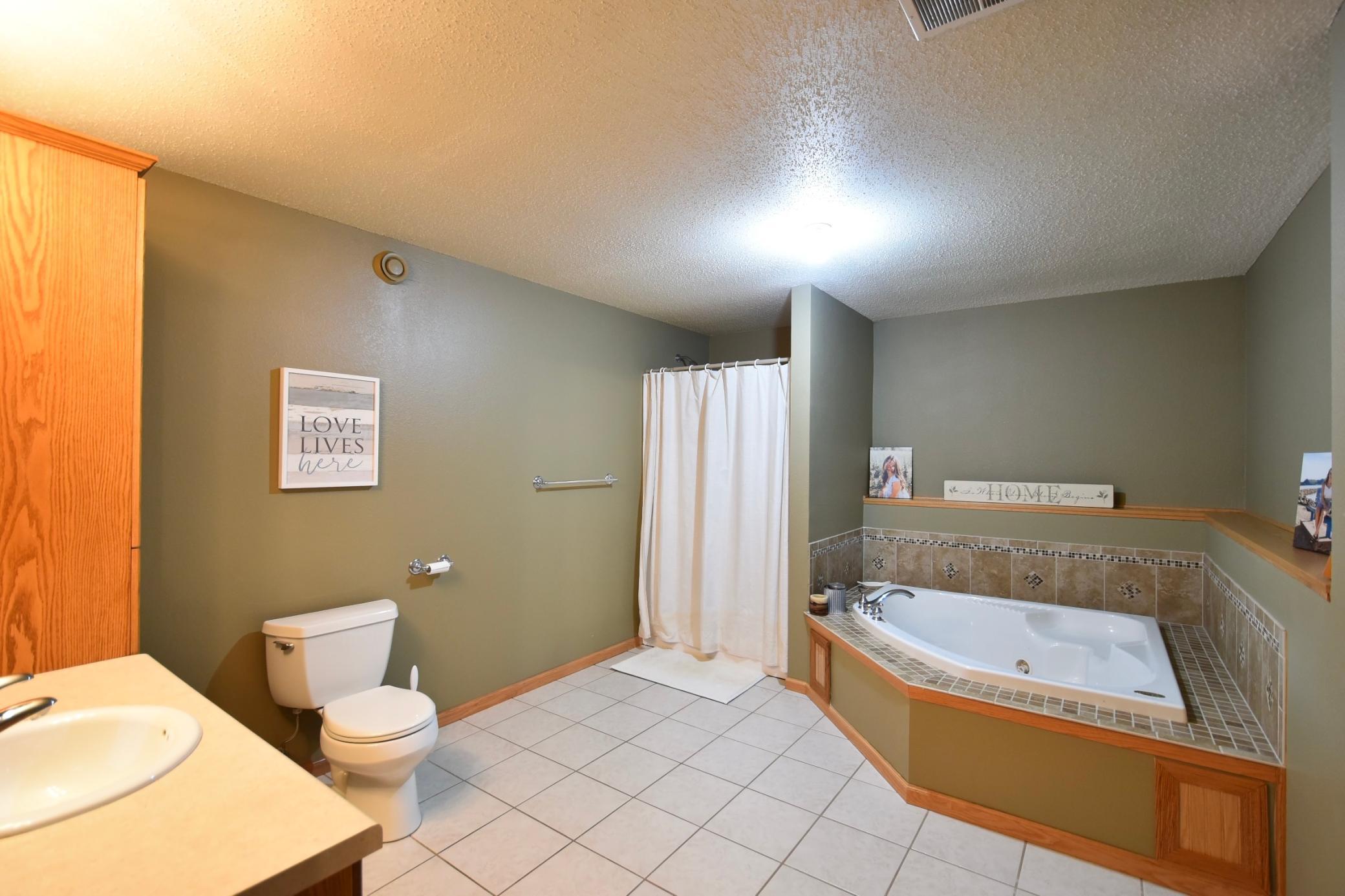 201 N Ridge Drive, Kenyon, Minnesota image 36