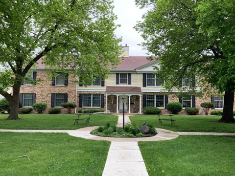 Condo For Sale - 2053 Carriage Drive<br/> Rochester, MN 55902
