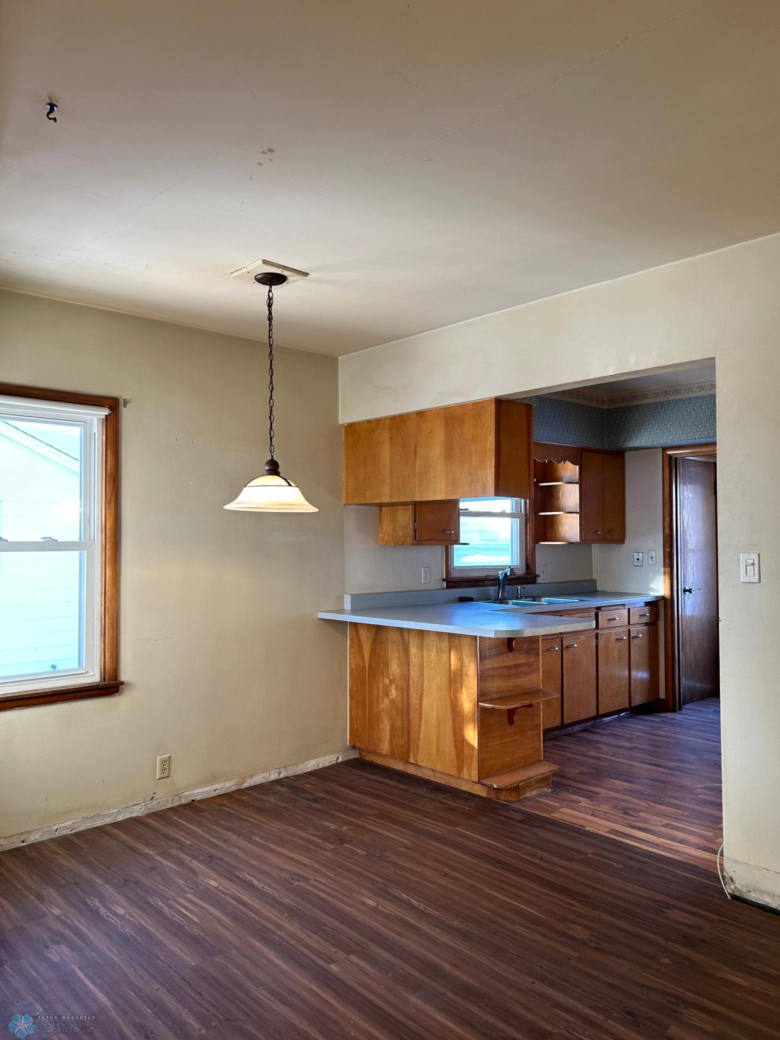 1025 12th Street, Moorhead, Minnesota image 4