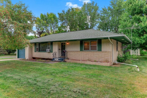 Homes For Sale - 330 10th Avenue<br/> Isanti County, Cambridge, MN 55008