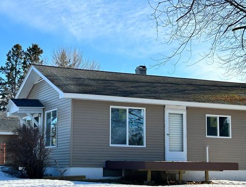 Homes For Sale - 402 Kent Road<br/> Saint Louis County, Hoyt Lakes, MN 55750