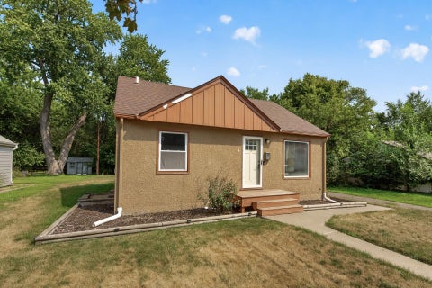 Homes For Sale - 4928 Abbott Avenue<br/> Hennepin County, Minneapolis, MN 55429