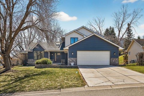 Homes For Sale - 14715 39th Avenue<br/> Plymouth, MN 55446