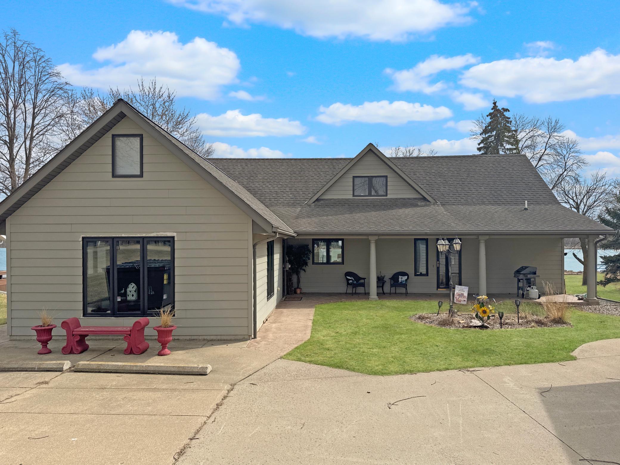 44 Lakeview Drive, Slayton, Minnesota image 1