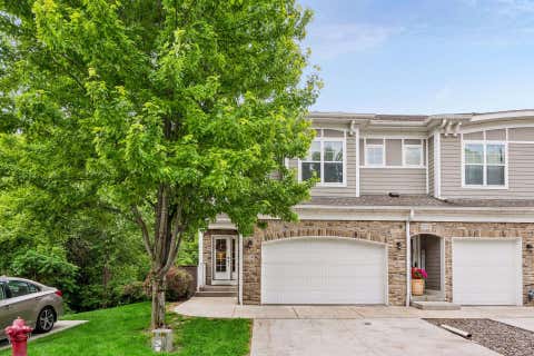 Townhouse For Sale - 17735 Valley Cove Court<br/> Minnetonka, MN 55345