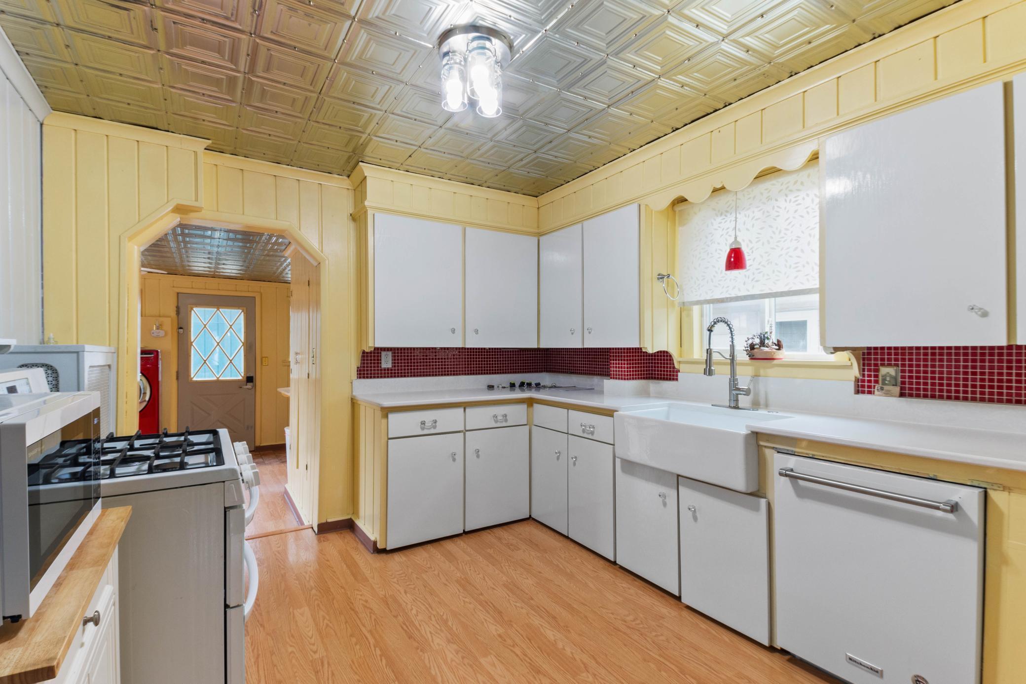 610 Jones Street, Eveleth, Minnesota image 7