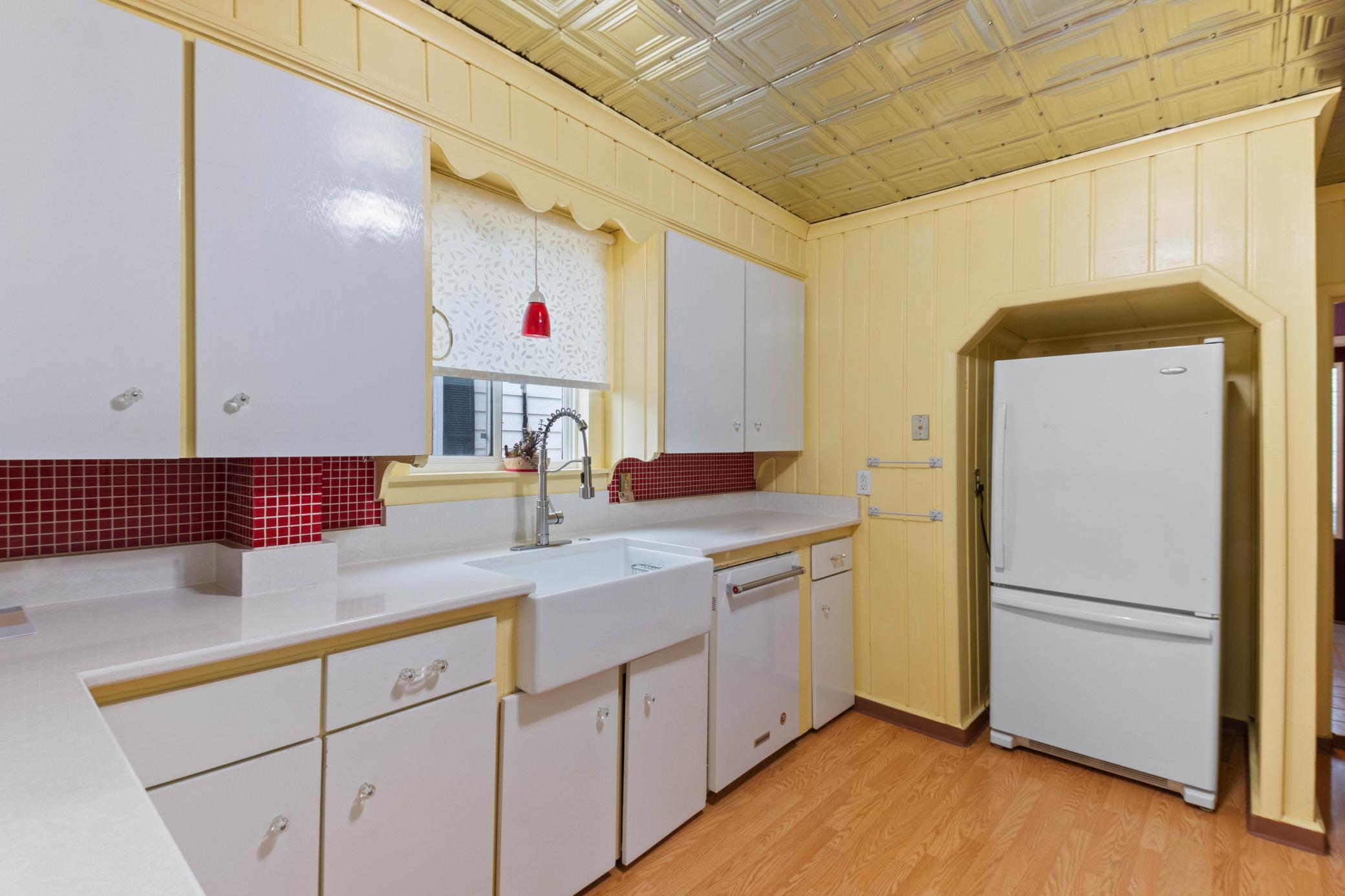 610 Jones Street, Eveleth, Minnesota image 8