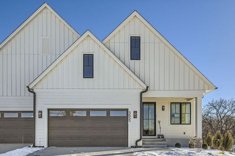 Townhouse For Sale - 5620 Buffington Lane<br/> Excelsior, MN 55331