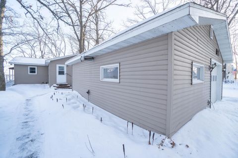 Homes For Sale - 36678 Oak Point Drive<br/> New York Mills, MN 56567