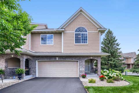 Townhouse For Sale - 14340 Waterfall Court<br/> Prior Lake, MN 55372