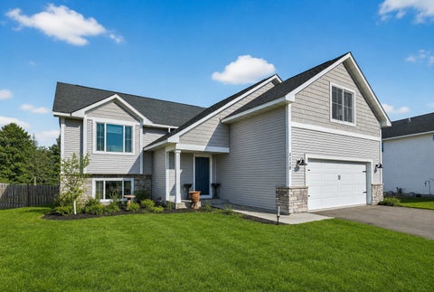 Homes For Sale - 1115 Rich River Way<br/> New Richmond, WI 54017