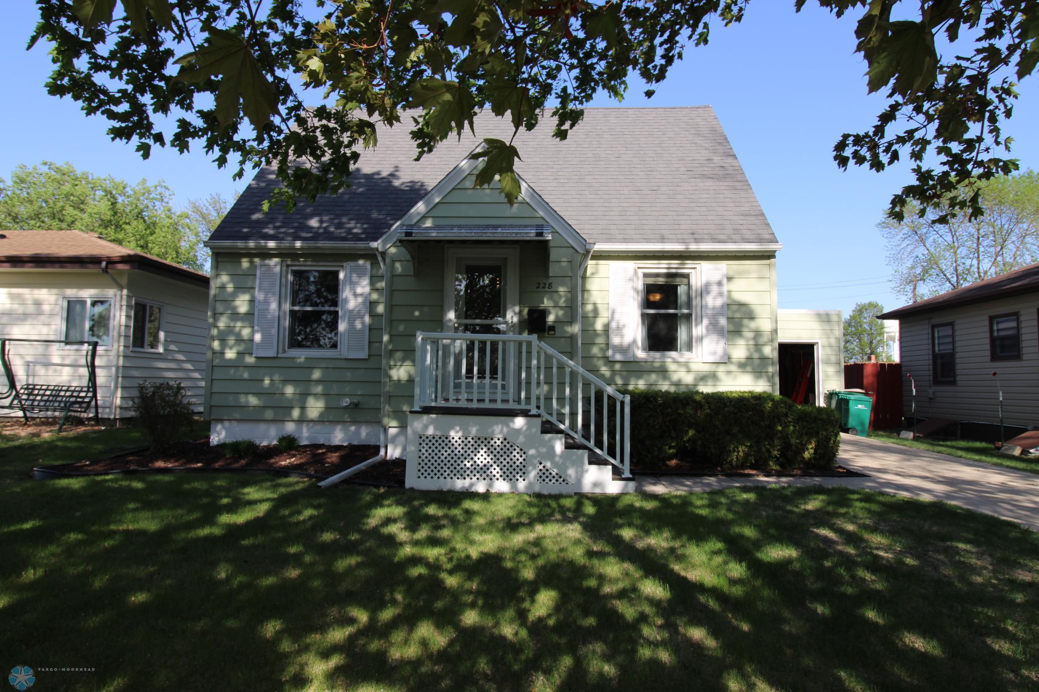 228 Oak Street, Breckenridge, Minnesota image 1