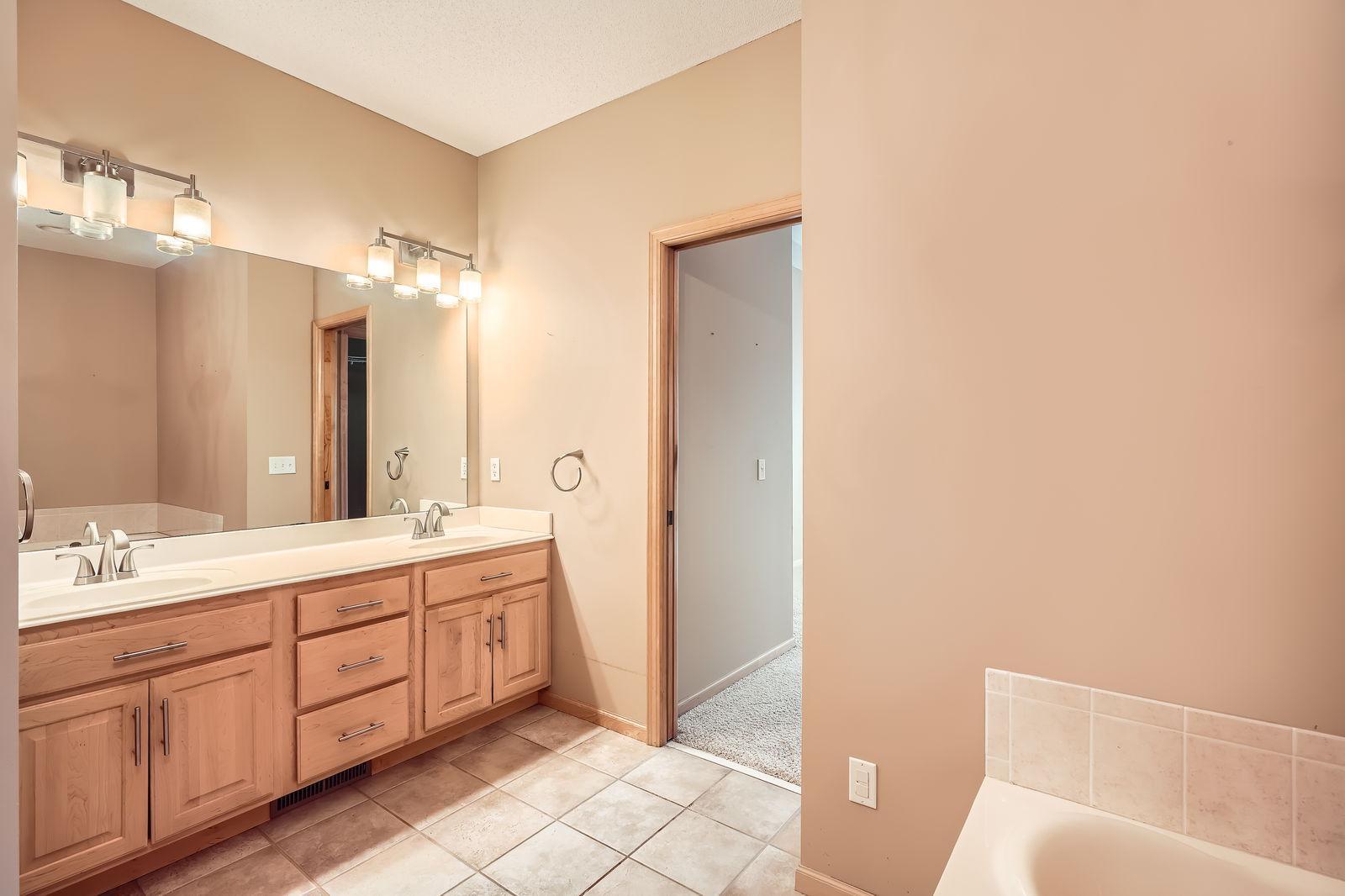 14515 Hunters Lane, Savage, Minnesota image 16