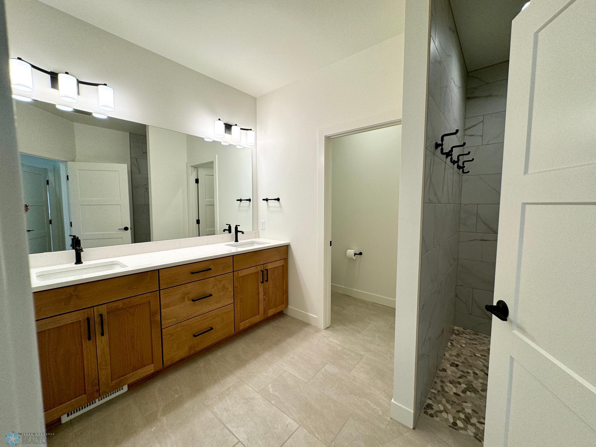 West Fargo, North Dakota 58078, United States, 3 Bedrooms Bedrooms, ,3 BathroomsBathrooms,Residential,Pending,44982