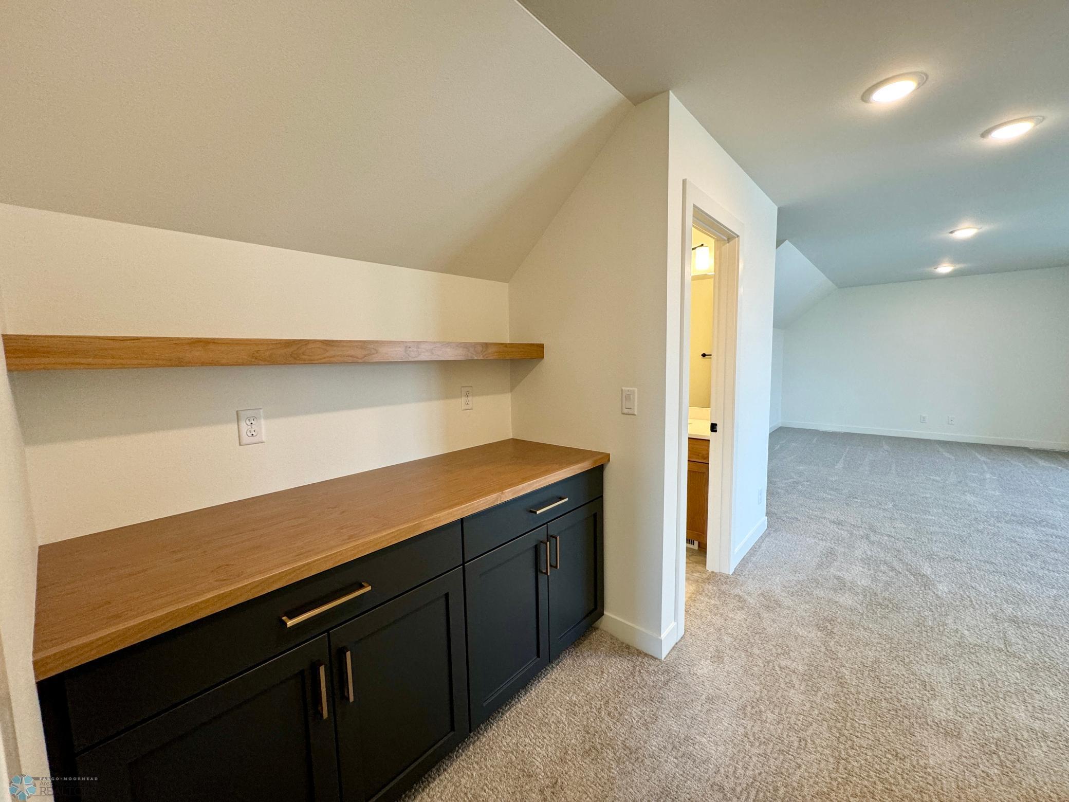 West Fargo, North Dakota 58078, United States, 3 Bedrooms Bedrooms, ,3 BathroomsBathrooms,Residential,Pending,44982