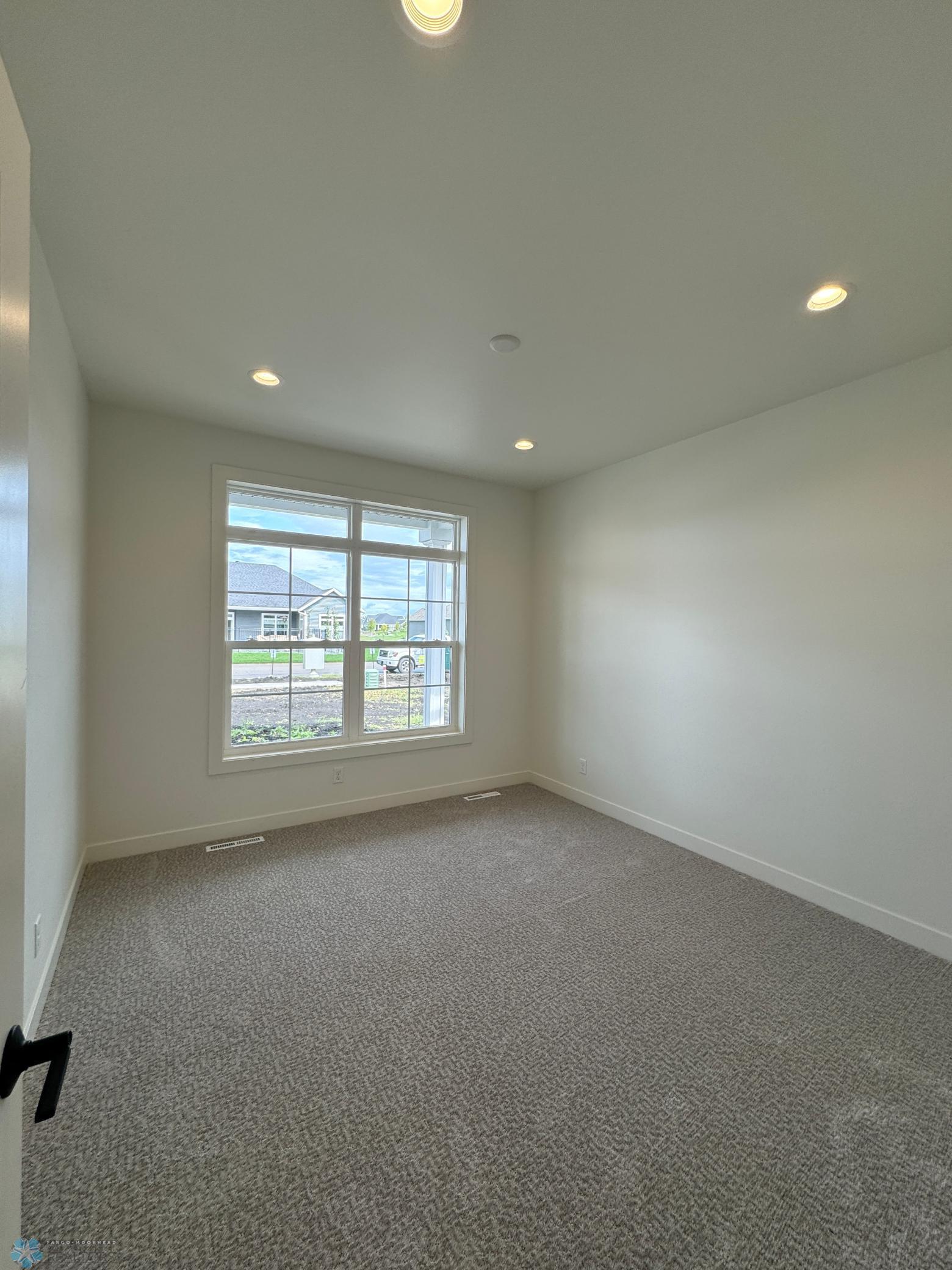 West Fargo, North Dakota 58078, United States, 3 Bedrooms Bedrooms, ,3 BathroomsBathrooms,Residential,Pending,44982