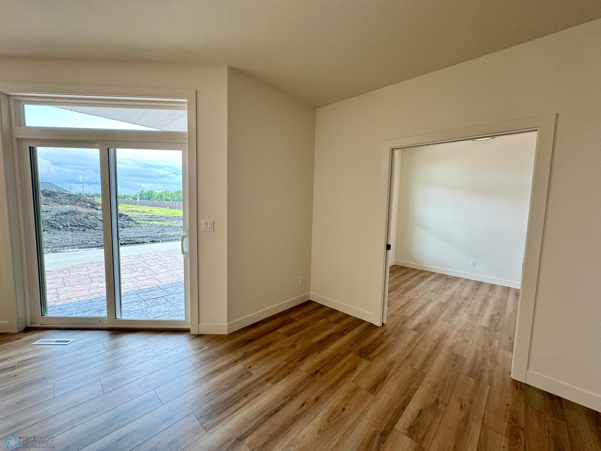 West Fargo, North Dakota 58078, United States, 3 Bedrooms Bedrooms, ,3 BathroomsBathrooms,Residential,Pending,44982