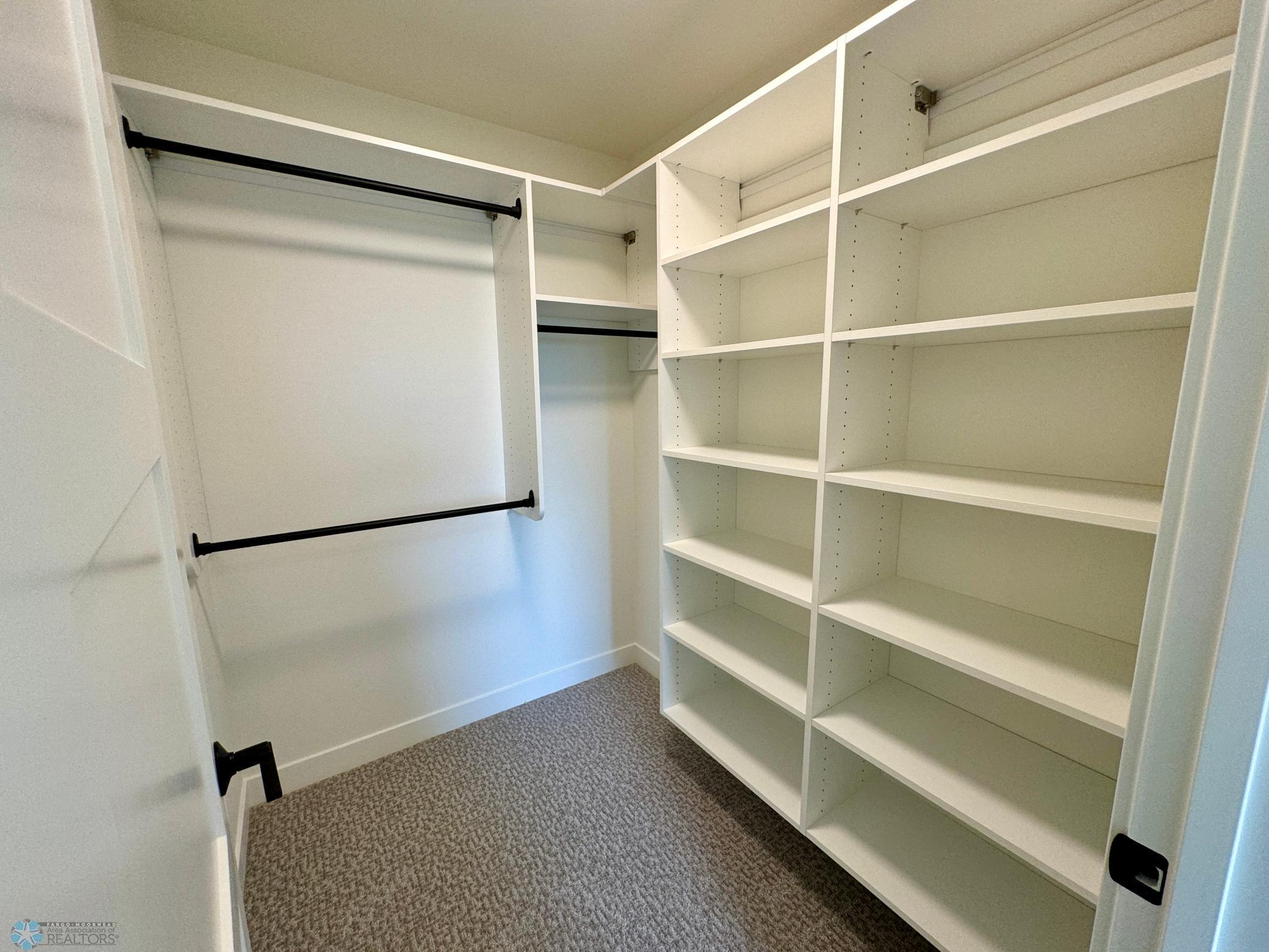 West Fargo, North Dakota 58078, United States, 3 Bedrooms Bedrooms, ,3 BathroomsBathrooms,Residential,Pending,44982