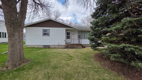 Homes For Sale - 806 N 29 Street<br/> Cass County, Fargo, ND 58102