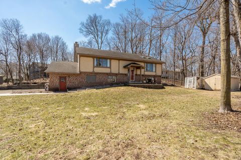 Homes For Sale - 16917 Lake Street Extension<br/> Minnetonka, MN 55345