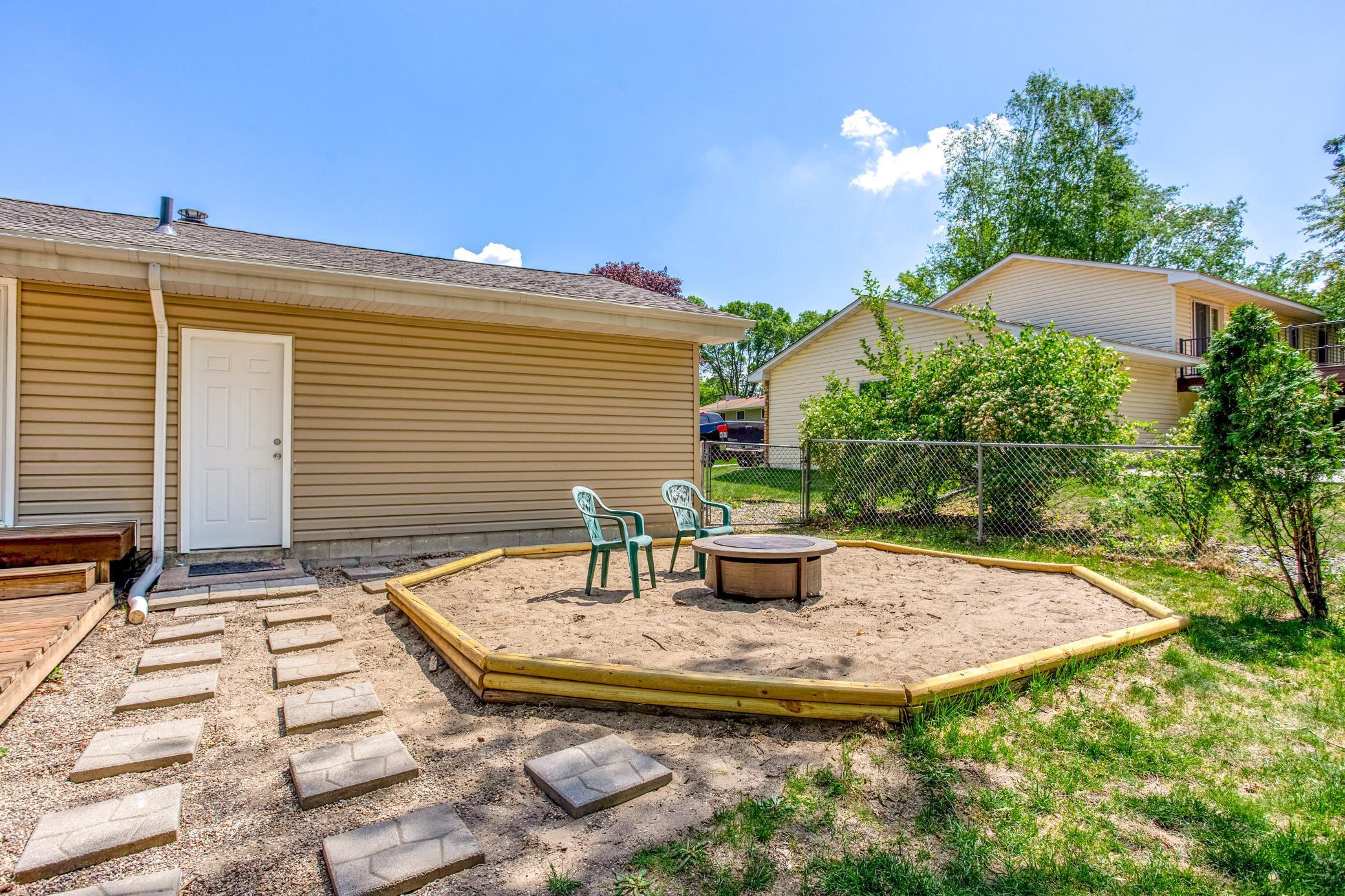 6829 Dallas Lane, Maple Grove, Minnesota image 38