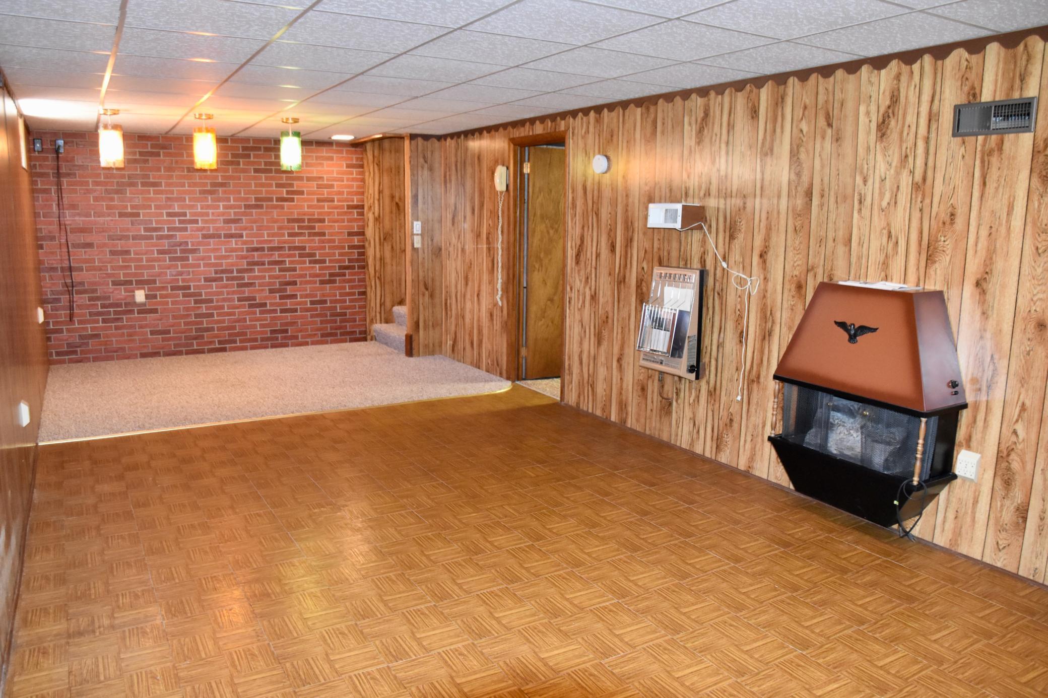 619 Ash Road, Worthington, Minnesota image 26