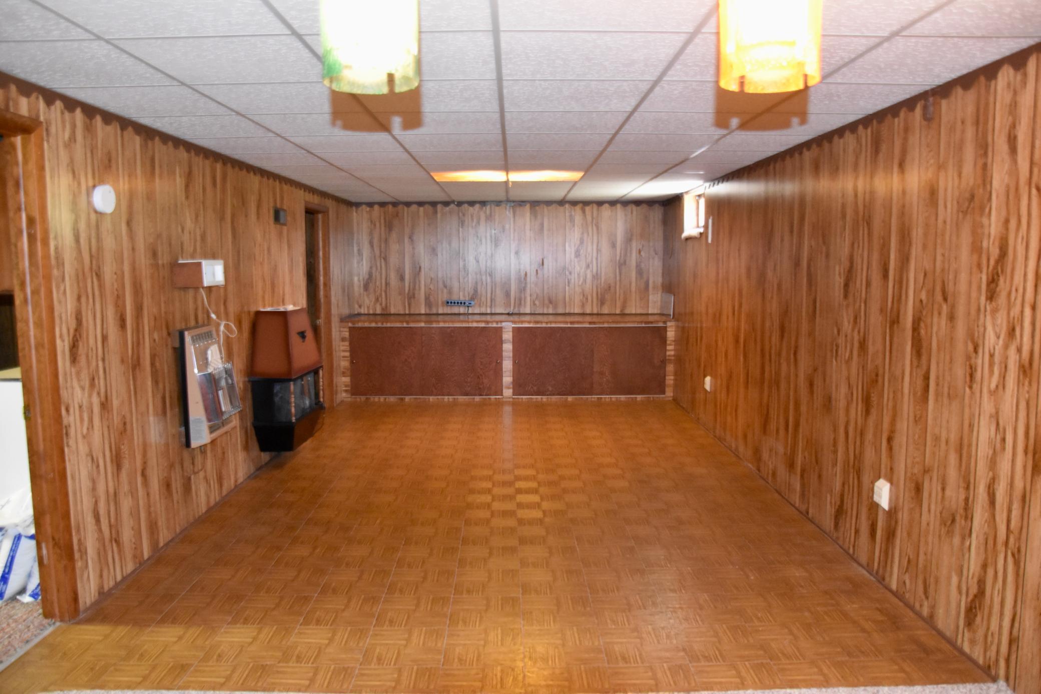619 Ash Road, Worthington, Minnesota image 24