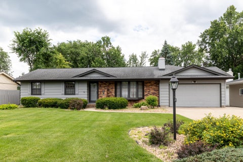 Homes For Sale - 2309 W 95th Street<br/> Bloomington, MN 55431