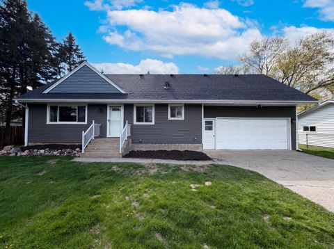 Homes For Sale - 4835 Sandra Lane<br/> Saint Paul, MN 55110