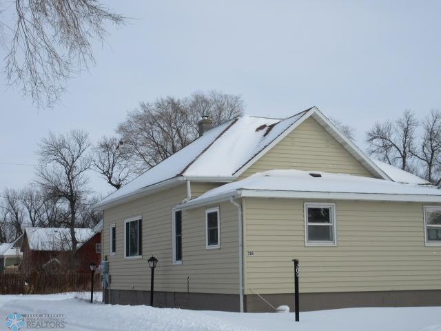 Fairmount, North Dakota 58030, United States, 3 Bedrooms Bedrooms, ,1 BathroomBathrooms,Residential,Pending,5144