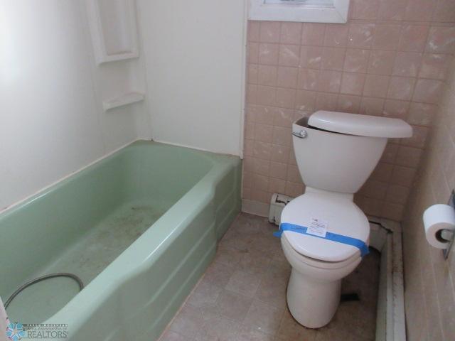 Fairmount, North Dakota 58030, United States, 3 Bedrooms Bedrooms, ,1 BathroomBathrooms,Residential,Pending,5144