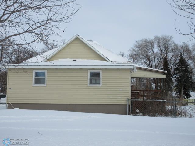 Fairmount, North Dakota 58030, United States, 3 Bedrooms Bedrooms, ,1 BathroomBathrooms,Residential,Pending,5144