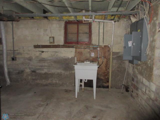 Fairmount, North Dakota 58030, United States, 3 Bedrooms Bedrooms, ,1 BathroomBathrooms,Residential,Pending,5144