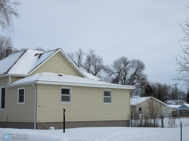 Fairmount, North Dakota 58030, United States, 3 Bedrooms Bedrooms, ,1 BathroomBathrooms,Residential,Pending,5144