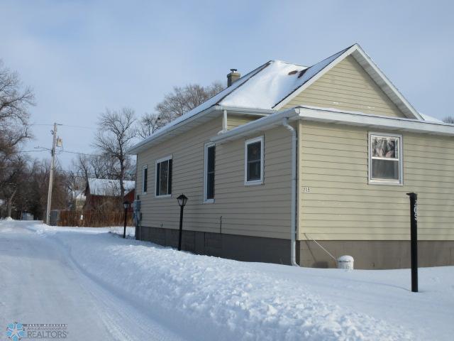 Fairmount, North Dakota 58030, United States, 3 Bedrooms Bedrooms, ,1 BathroomBathrooms,Residential,Pending,5144