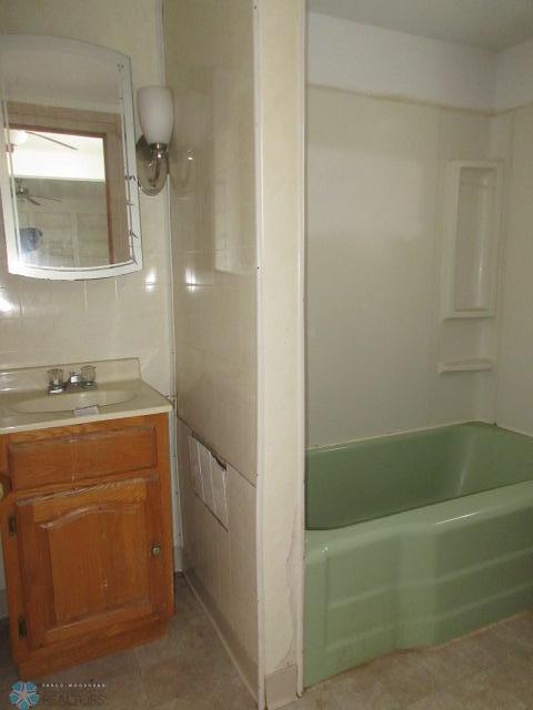 Fairmount, North Dakota 58030, United States, 3 Bedrooms Bedrooms, ,1 BathroomBathrooms,Residential,Pending,5144