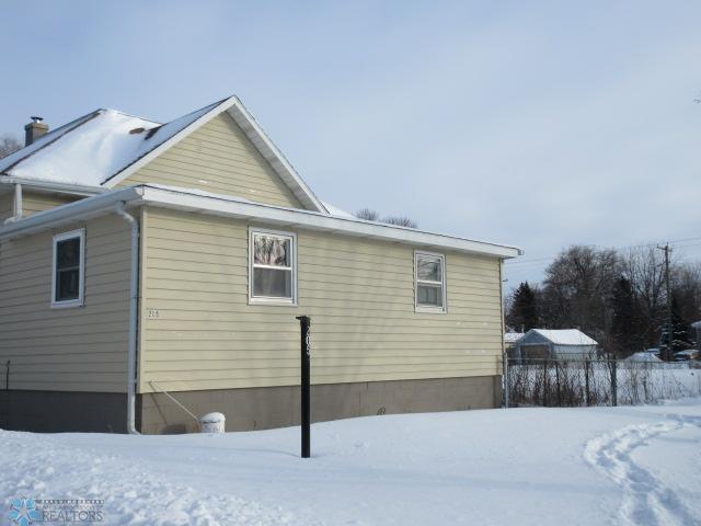 Fairmount, North Dakota 58030, United States, 3 Bedrooms Bedrooms, ,1 BathroomBathrooms,Residential,Pending,5144