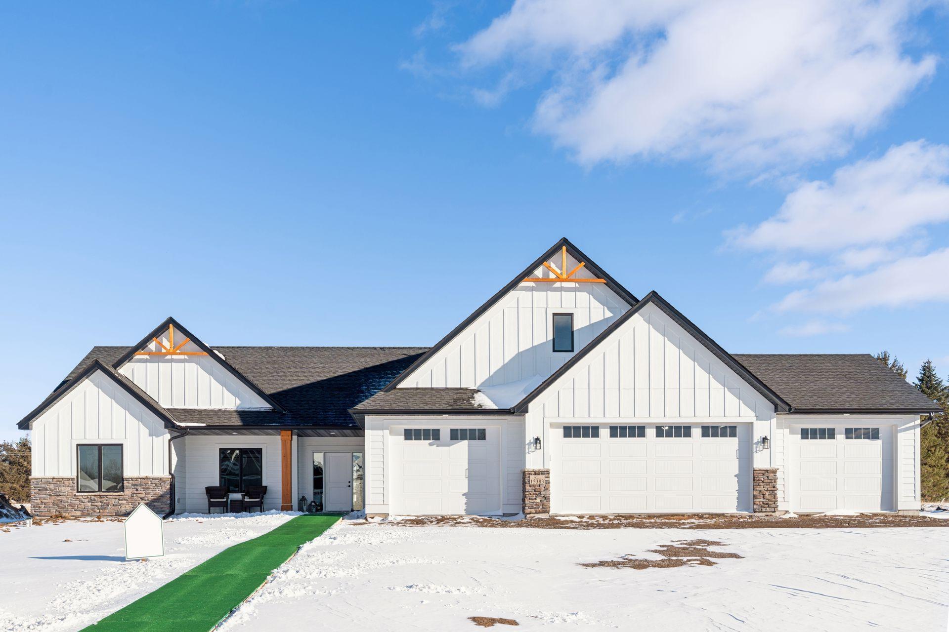 15383 Vermillion Street, Ham Lake, Minnesota image 1